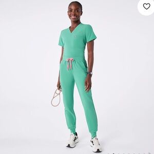 Figs Surgical Green Scrub Set